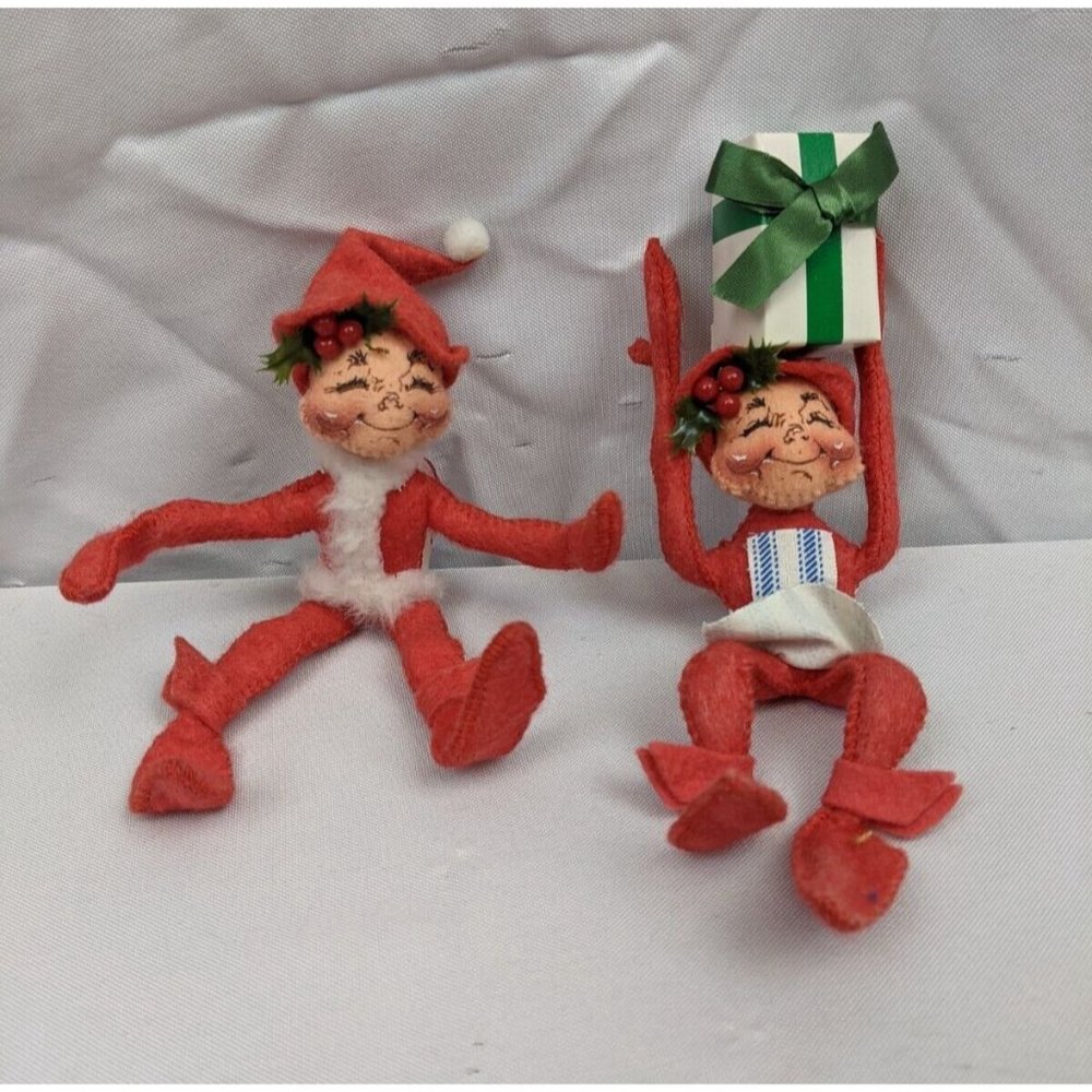 Vintage Christmas AnnaLee Elf Dolls Pixie w/ Gift 1990s